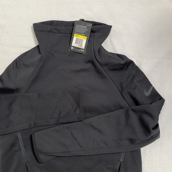 NWT Nike therma long sleeve in black sz S - Picture 2 of 6